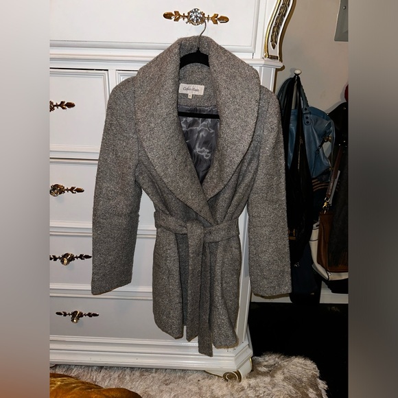 Circa 2012, Calvin Klein Grey Wool Coat, Size 6 - Picture 12 of 17